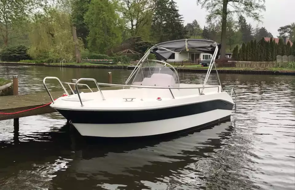 marius-motorboot-fuer-bis-zu-6-personen_12135