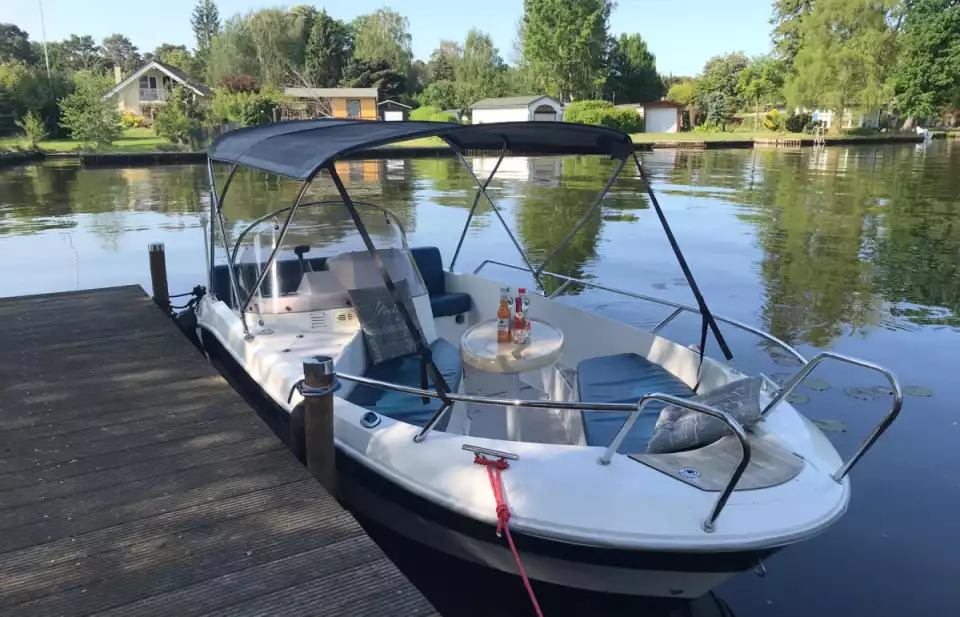 marius-motorboot-fuer-bis-zu-6-personen_12136